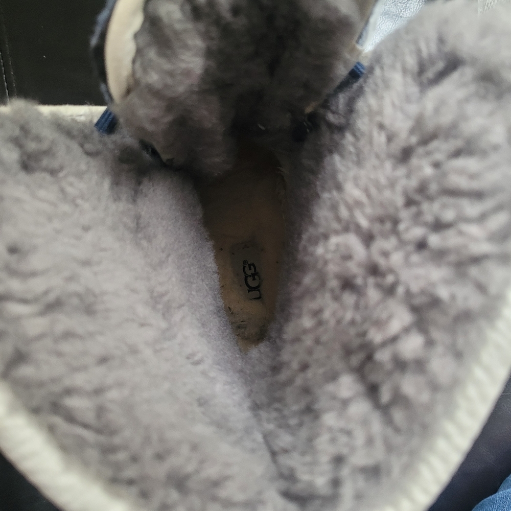UGG Women's White and Navy Waterproof Winter Boots - Picture 11 of 14